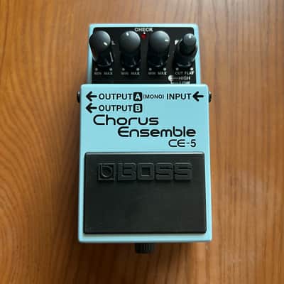 Boss CE-5 Chorus Ensemble (Blue or Pink Label) | Reverb