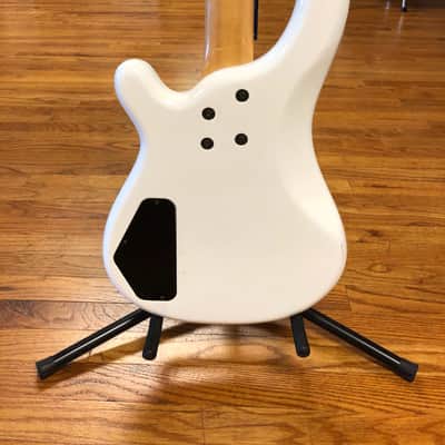 Fernandes APB-4 White image 5