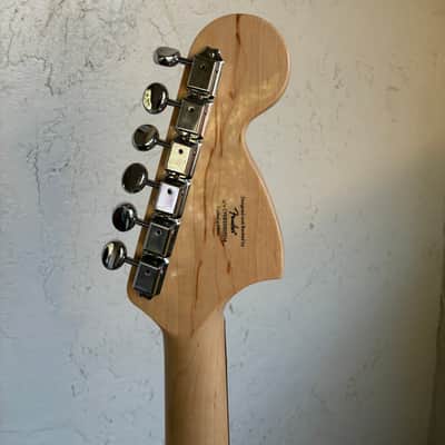 Immagine Squier Paranormal Super-Sonic 2021 - Present - Blue Sparkle electric guitar upgrades - 12