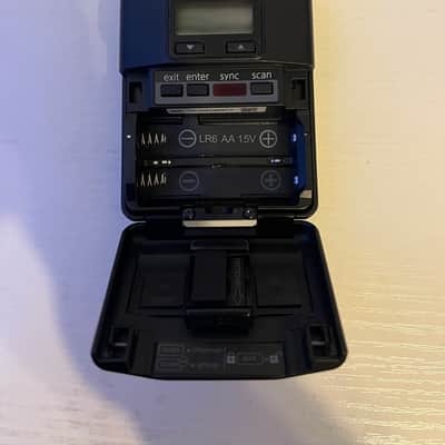2 x Shure PSM300/P3RA G20 Band - Black image 5