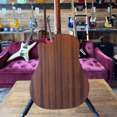 Taylor 310ce - 2002 image 8