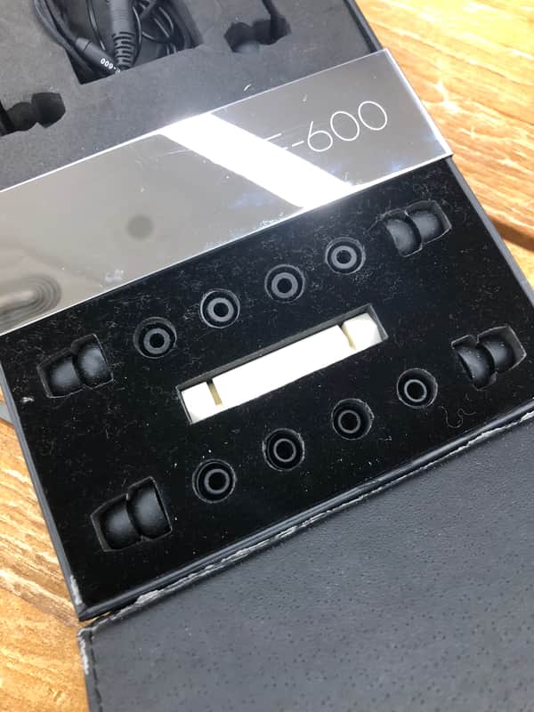 Hifiman Re-600 In-Ear Monitors (earphones) image 1