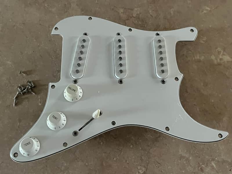 Fender Stratocaster 1991 MIM guitar loaded pickguard pickups pots image 1