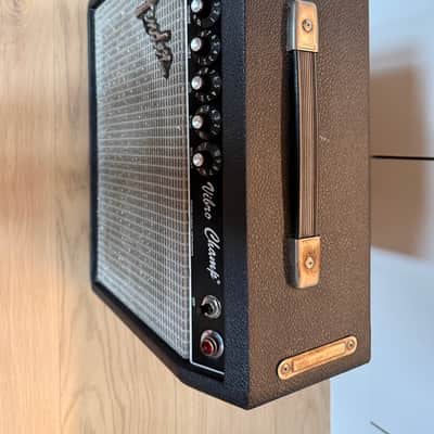 Fender Vibro Champ 1981 - Black/Siver Face image 6