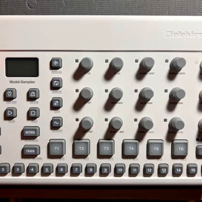 Elektron Model:Samples 2019 - 2020 - White