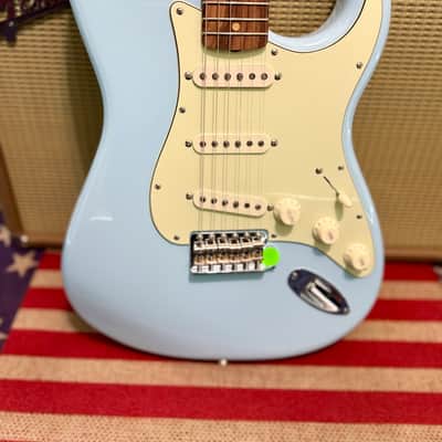 Fender Vintera III Early '60s Stratocaster, Rosewood Fingerboard, Sonic Blue 2026 image 2