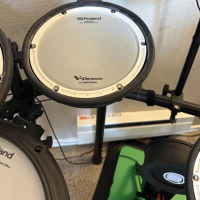 Roland TD-17KVX V-Drum Kit with Mesh Pads + Vic Firth sticks + TAMA iron cobra hi hat stand + Pearl P930 kick drum pedal imagen 5