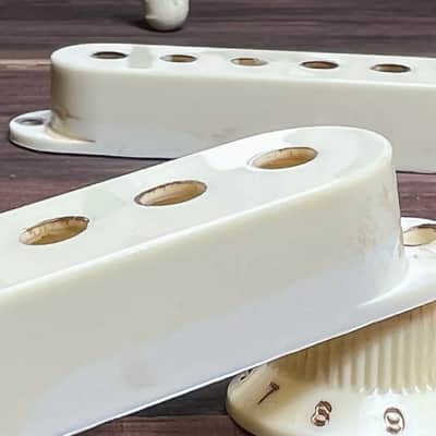 General Vintage Tone Full Ass. 1963 to 1969 Stratocaster pickguard & pre CBS nylon parts Cream vintage / nylon parts Cream vintage image 5