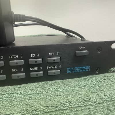 Alesis QuadraVerb 20k Bandwidth Simultaneous Digital Effects Processor 1990s - Black image 5