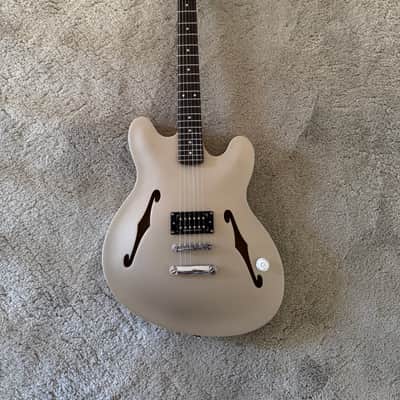 Fender Tom DeLonge Starcaster 2024 - Present - Shoreline Gold image 1
