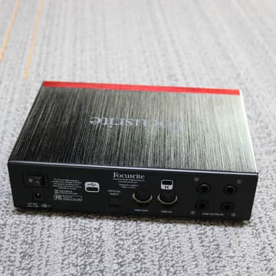 Focusrite Clarett 2Pre USB 24/192 10-In/4-Out Audio Interface image 6