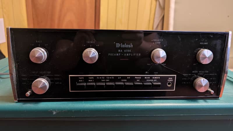 McIntosh MA6100 70-Watt Stereo Solid State Integrated Amplifier 1972 - 1979 - Black