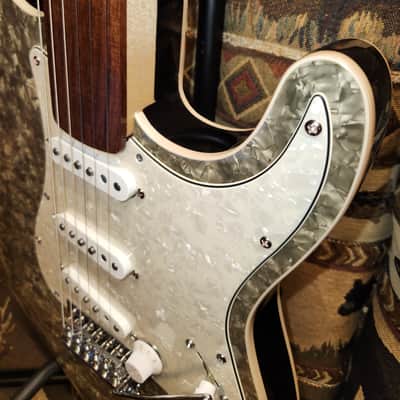 Fretless Stratocaster Style Guitar Black Motto Top End Solderless Electronics image 9