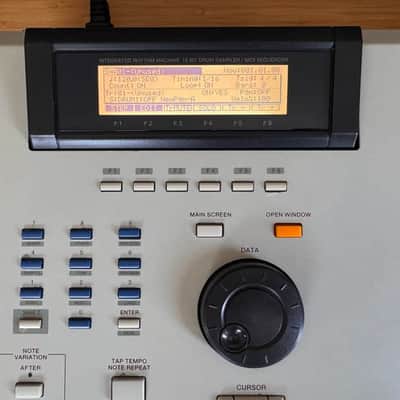 Akai MPC2000XL MIDI Production Center 2000 - 2005 - Grey image 2