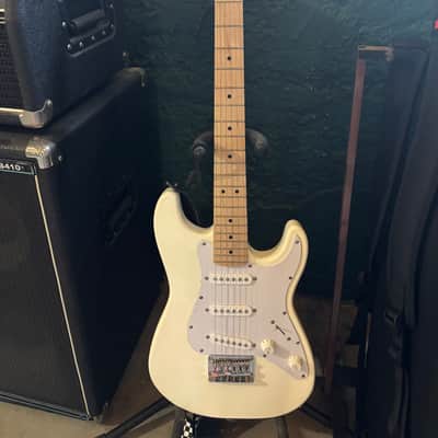 Squier Mini Stratocaster 2011 - 2017 - Arctic White image 1