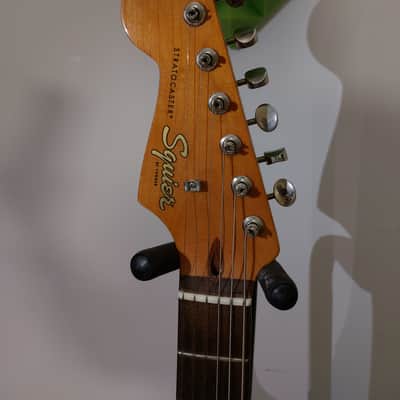 Squier Classic Vibe '60s Stratocaster Left-Handed with Laurel Fretboard 2019 - Present - 3-Color Sunburst image 3