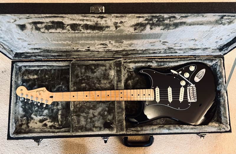 Fender Special Edition Player Stratocaster - MN  2021 Black - Upgraded Bone Nut - With Case image 1