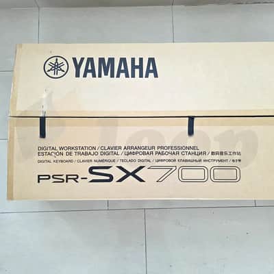 Yamaha PSR-SX700 61-Key Arranger Workstation image 2