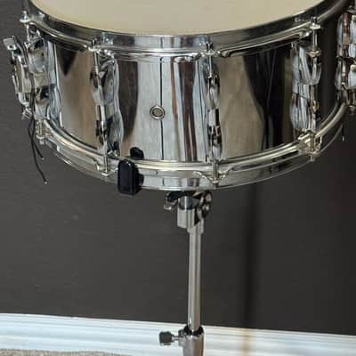Pearl Export Steel Shell Snare 14” × 6.5” Chrome-plated steel shell 10 lugs Made in Taiwan circa 1996 Standing snare stand included image 4