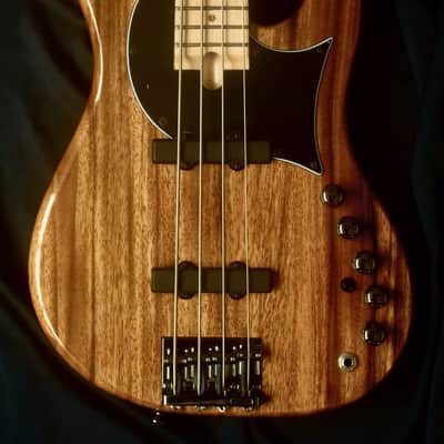 Maurizio Uber Bass Jazz Bass J4 Classic Custom Fit Aguilar OBP2 Bartolini  9CBJS 8.2 lbs image 1