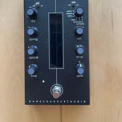 Gamechanger Audio  Light Pedal Optical Spring Reverb 2020 - Black image 1