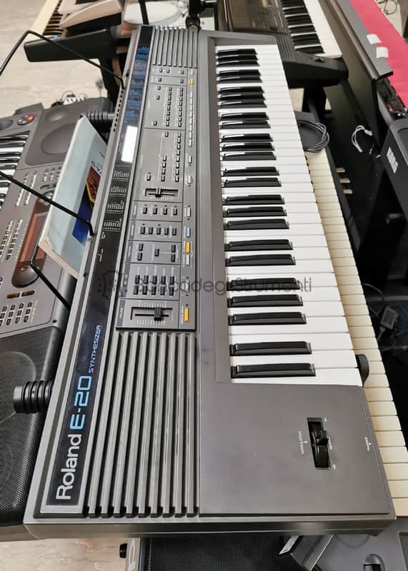 Roland E-20 Synthesizer 61-key synthesizer keyboard | Reverb