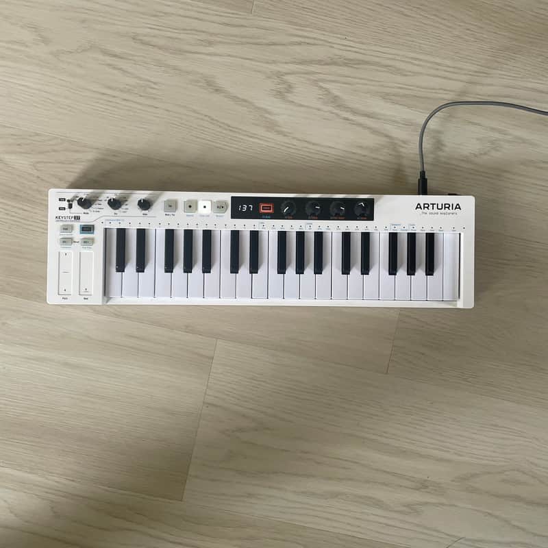 Arturia KeyStep 37 MIDI Controller 2021 - 2025 - White image 1