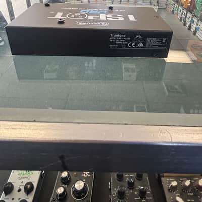 Truetone 1 SPOT PRO CS6 6-output low-profile isolated guitar pedal power supply image 5