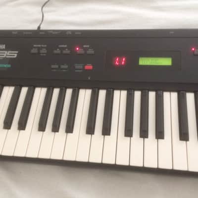 Yamaha SY35 Digital Vector Synthesizer image 4