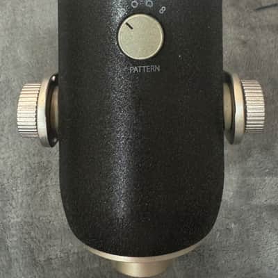 Blue Yeti Pro USB & XLR Condenser Microphone – Black image 4
