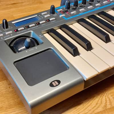 Novation XioSynth 25 10-Voice Synthesizer 2007 - Silver image 14