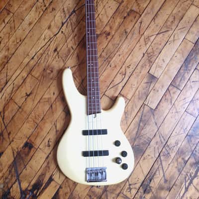 Fender Heartfield DR4 ベース（Bass） DR HEARTFIELD. BASS. (Who knew) - YouTube