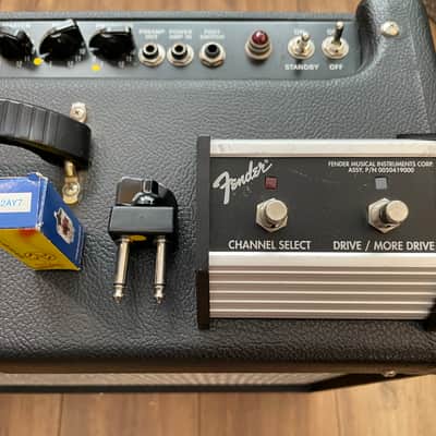 Fender Hot Rod Deluxe 3-Channel 40-Watt 1x12" Guitar Combo image 2