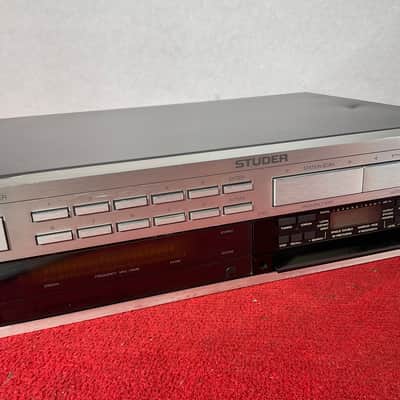 Studer A 764 fm tuner professional image 4