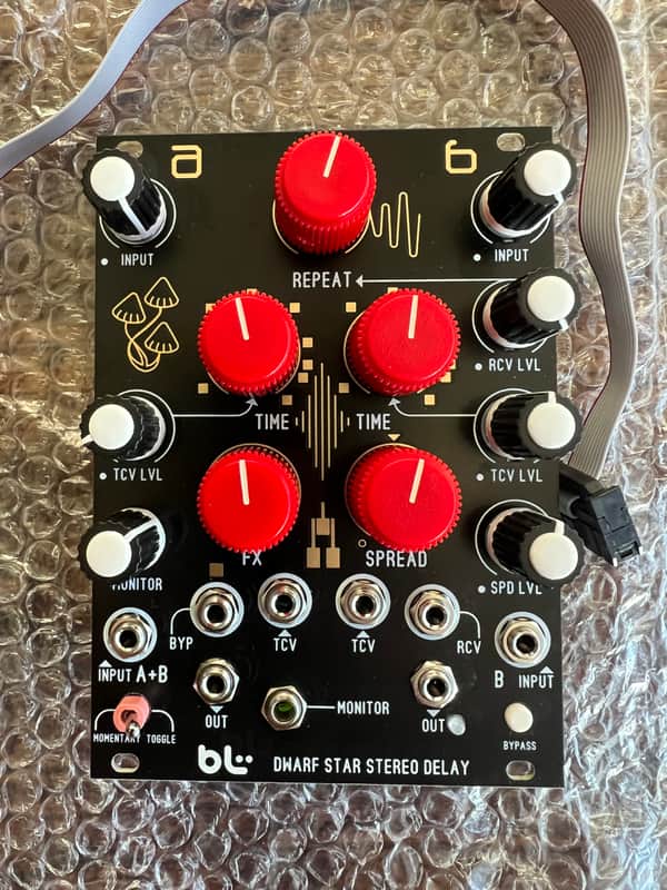 Blue Lantern Dwarf Star Stereo Delay - Like New w/Box image 1