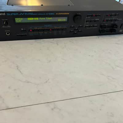 Roland JV-1080 64-Voice Synthesizer Module 1994 - 2001 - Black