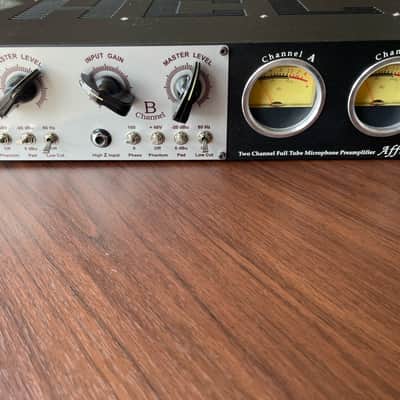 Handcrafted Laboratories Affinity Dual Channel Tube Microphone Preamp w/ VU Meters 240V image 7