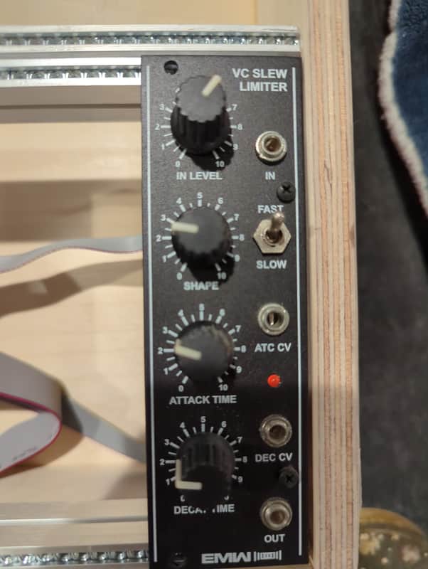 EMW VC Slew Limiter 2016 - Black image 1