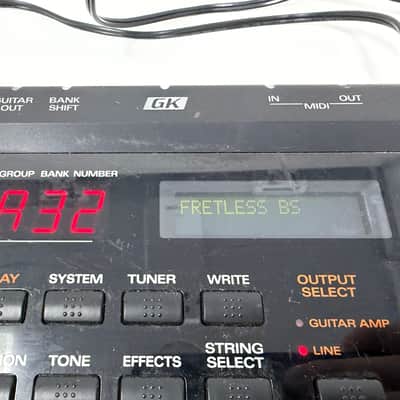 Roland GR-33- Comes with 13 pin cable/pickup- Black image 4