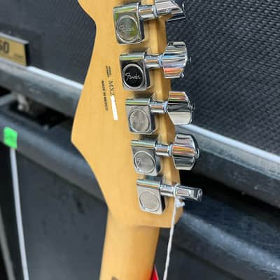 Fender Limited Edition Player Stratocaster with Pau Ferro Fretboard 2022 - Shell Pink image 10