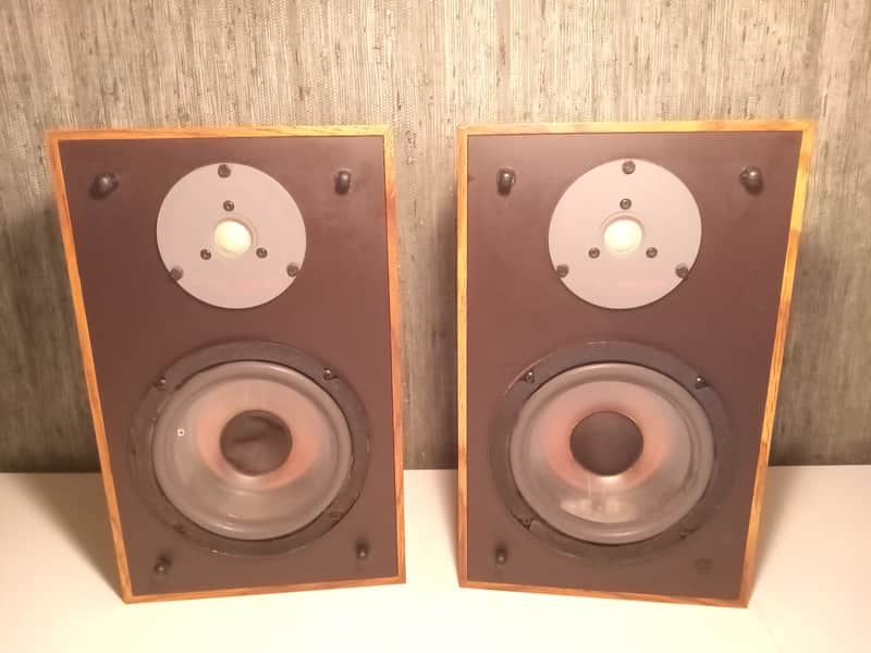 Infinity RS-10 Bookshelf Speakers Vintage 80s image 1