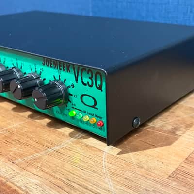 [Mint] Joemeek VC3Q Pro Channel Mic Pre / Compressor / EQ - Green image 3