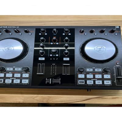 Native Instruments Traktor S2 MK2  Black image 1
