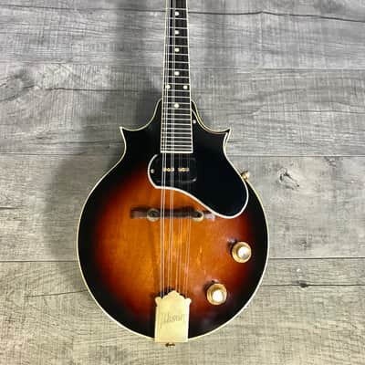 Gibson EM-200 Florentine Mandolin 1964 Sunburst image 1