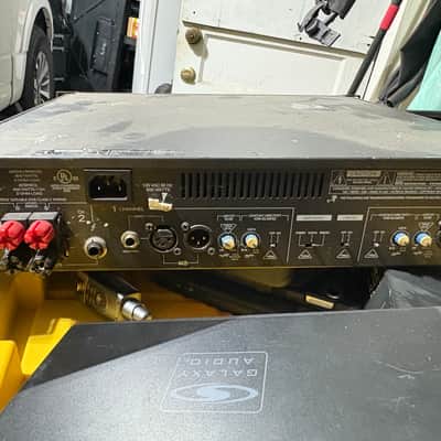Mackie M800 FR Series 2-Channel Power Amplifier 2000 - 2005 - Dark Gray image 3