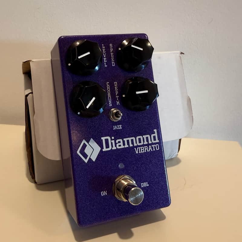 Immagine Diamond Vibrato V2 2024 - Present - Purple - 1
