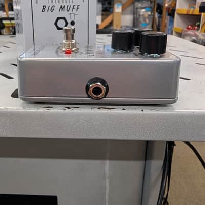Electro-Harmonix Triangle Big Muff Pi image 5