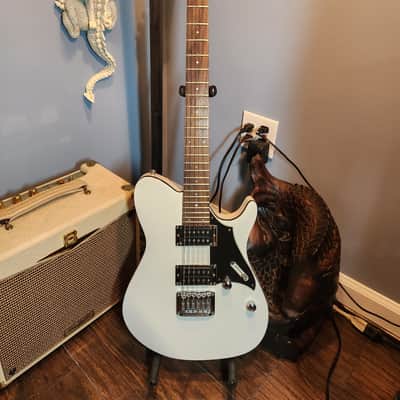 Ibanez  FR320 FR Series  2003 White image 1