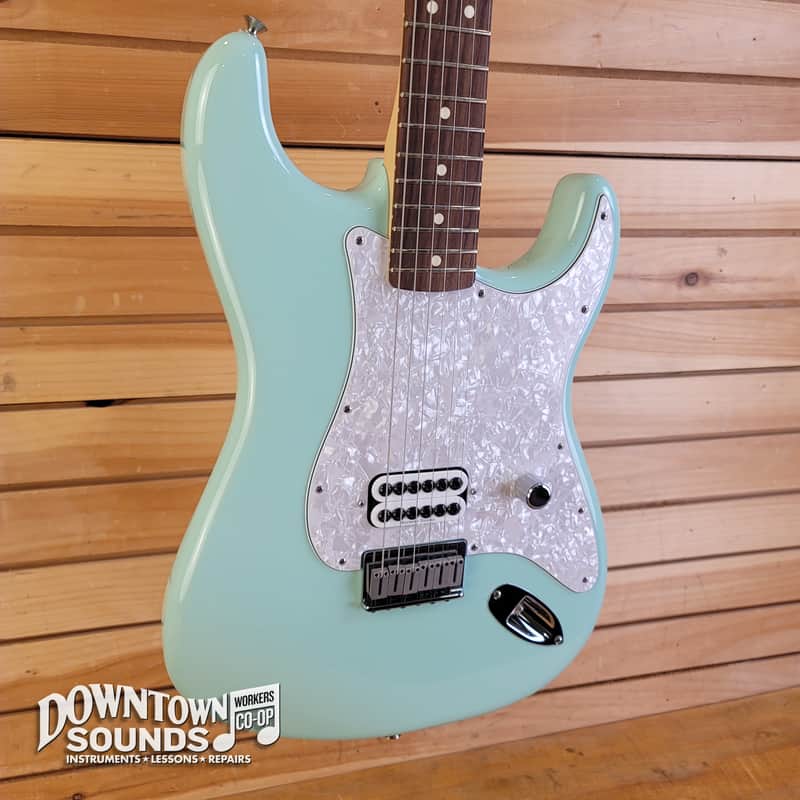 2023 Fender Tom DeLonge Signature Stratocaster with Fender Deluxe Gig Bag - Surf Green, 7lbs 7oz