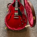 Text to Phone Item #: GIB ES35F00 SCNH1  Gibson Gibson ES-335 Figured Electric Guitar Sixties Cherry with Case 2022 model